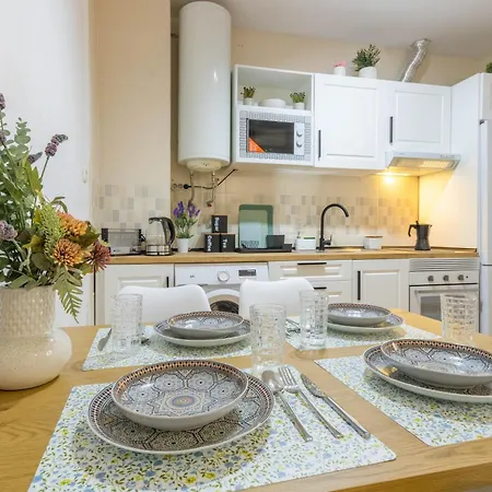 Apartamento Patio Del Califa Διαμέρισμα *